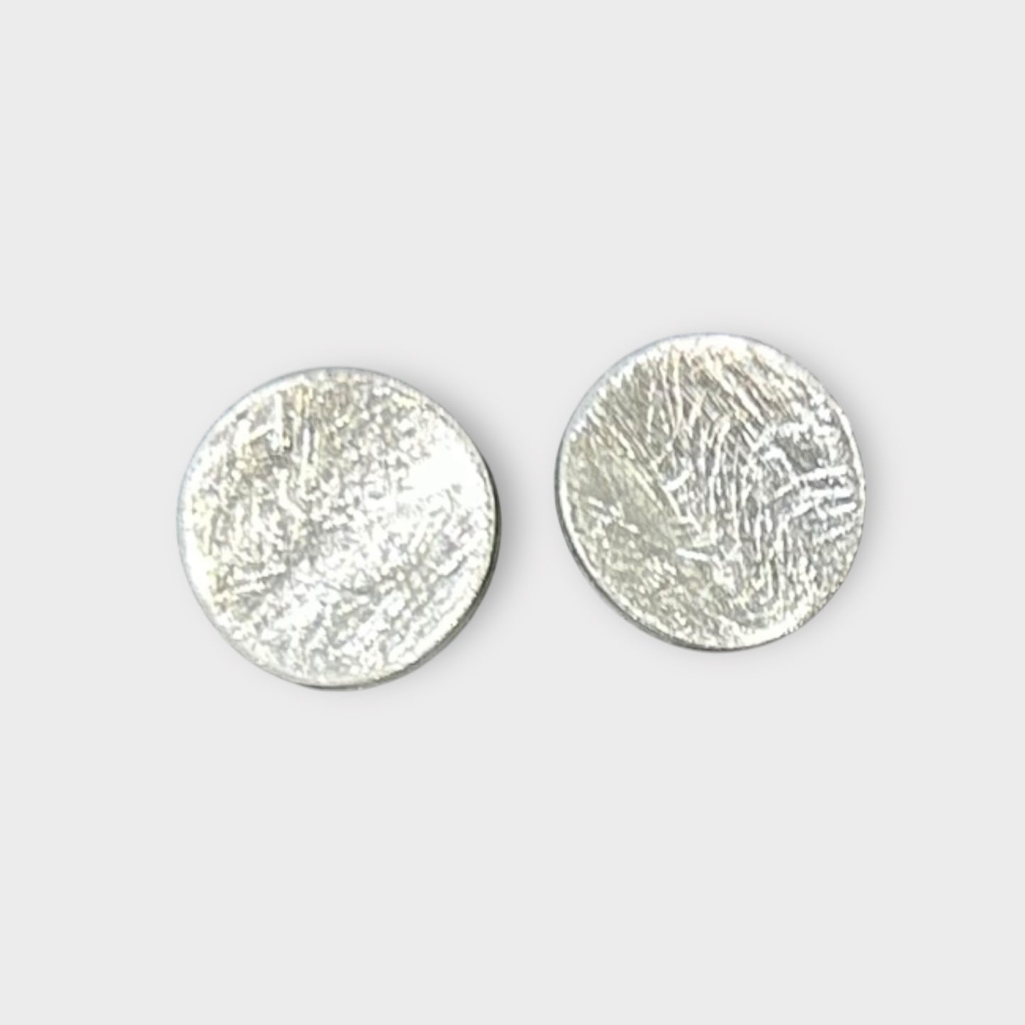 Earrings / Studs / Round / 925 Sterling Silver