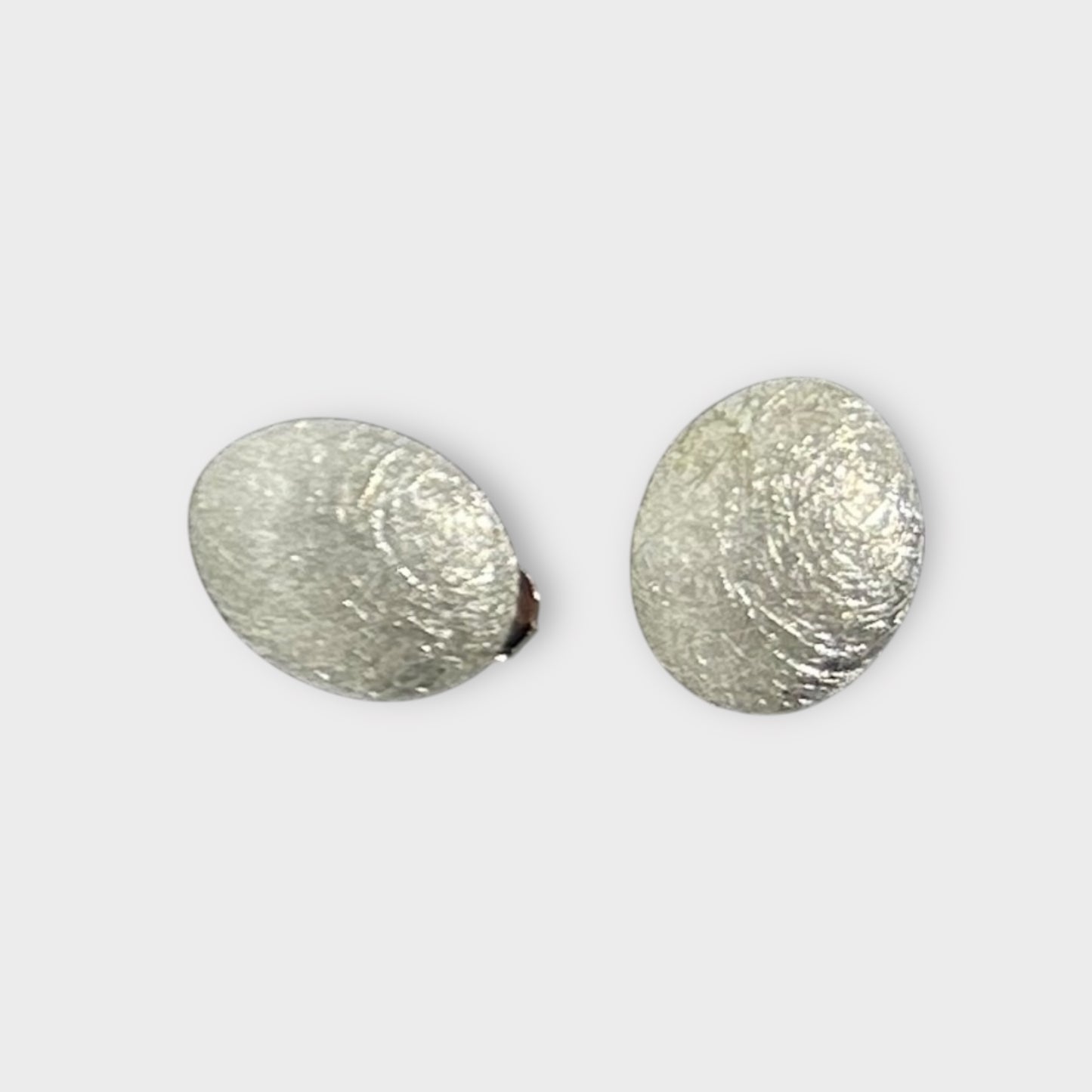 Earrings / Studs / Oval / 925 Sterling Silver