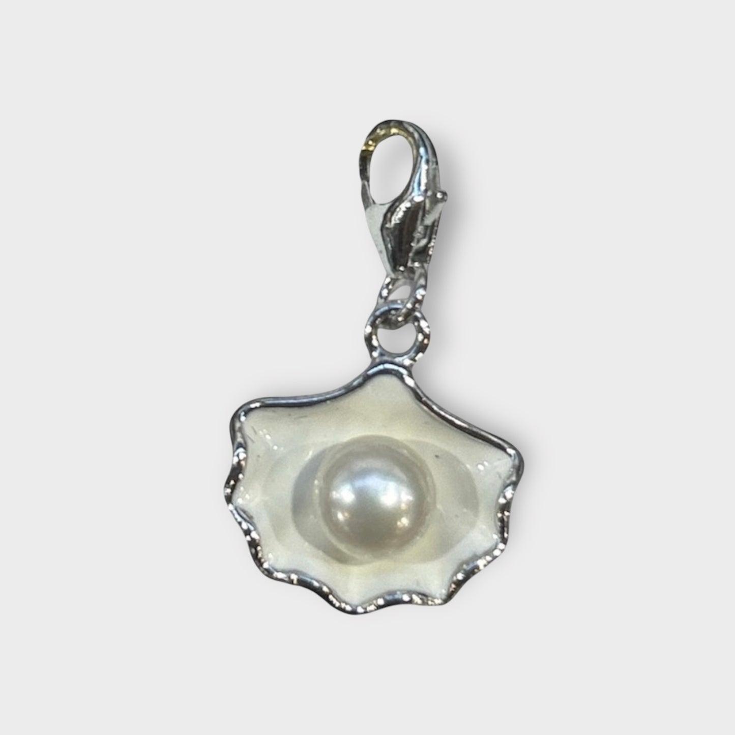 Pendant / Shell and Pearl / Charm / 925 Sterling Silver