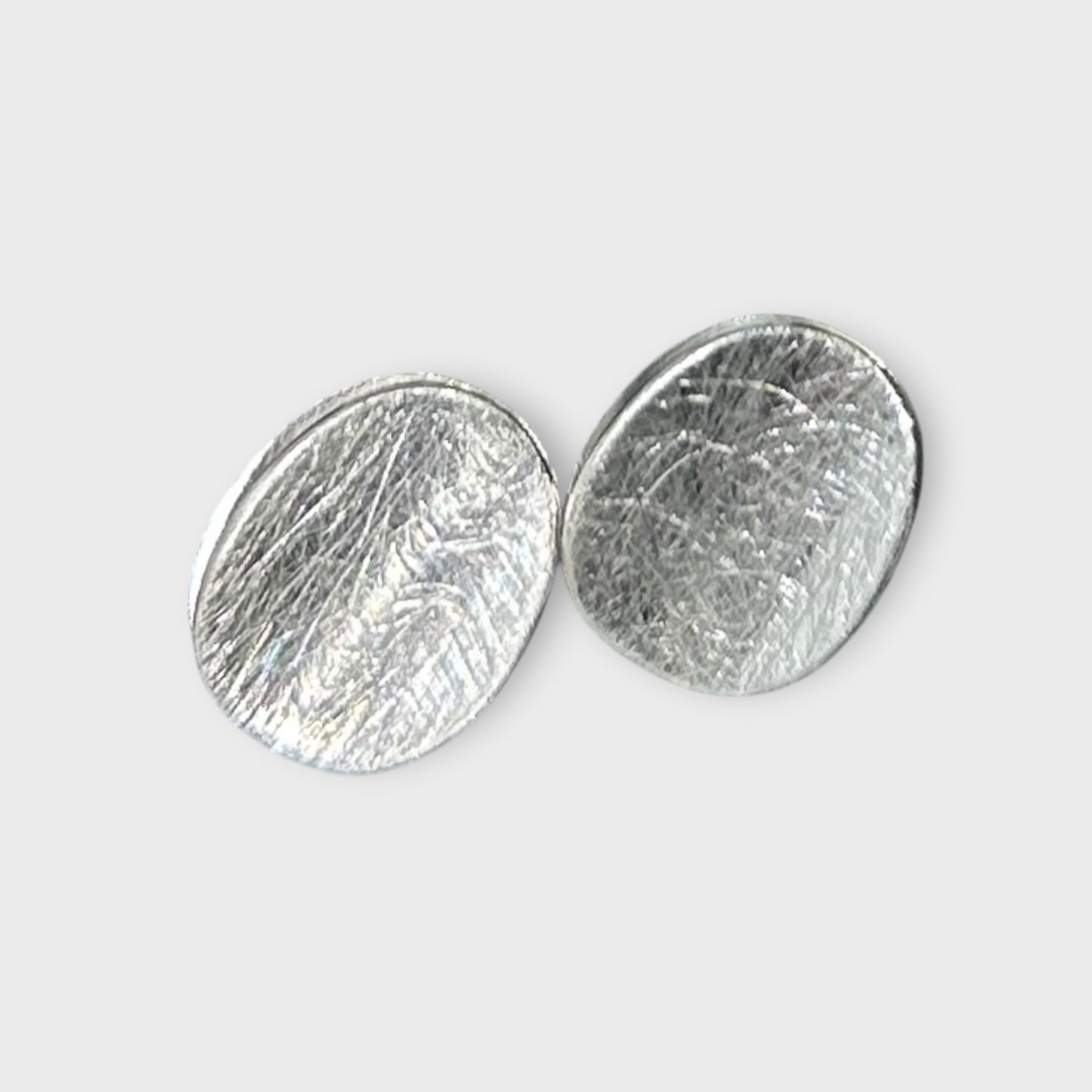 Earrings / Studs / Oval / 925 Sterling Silver