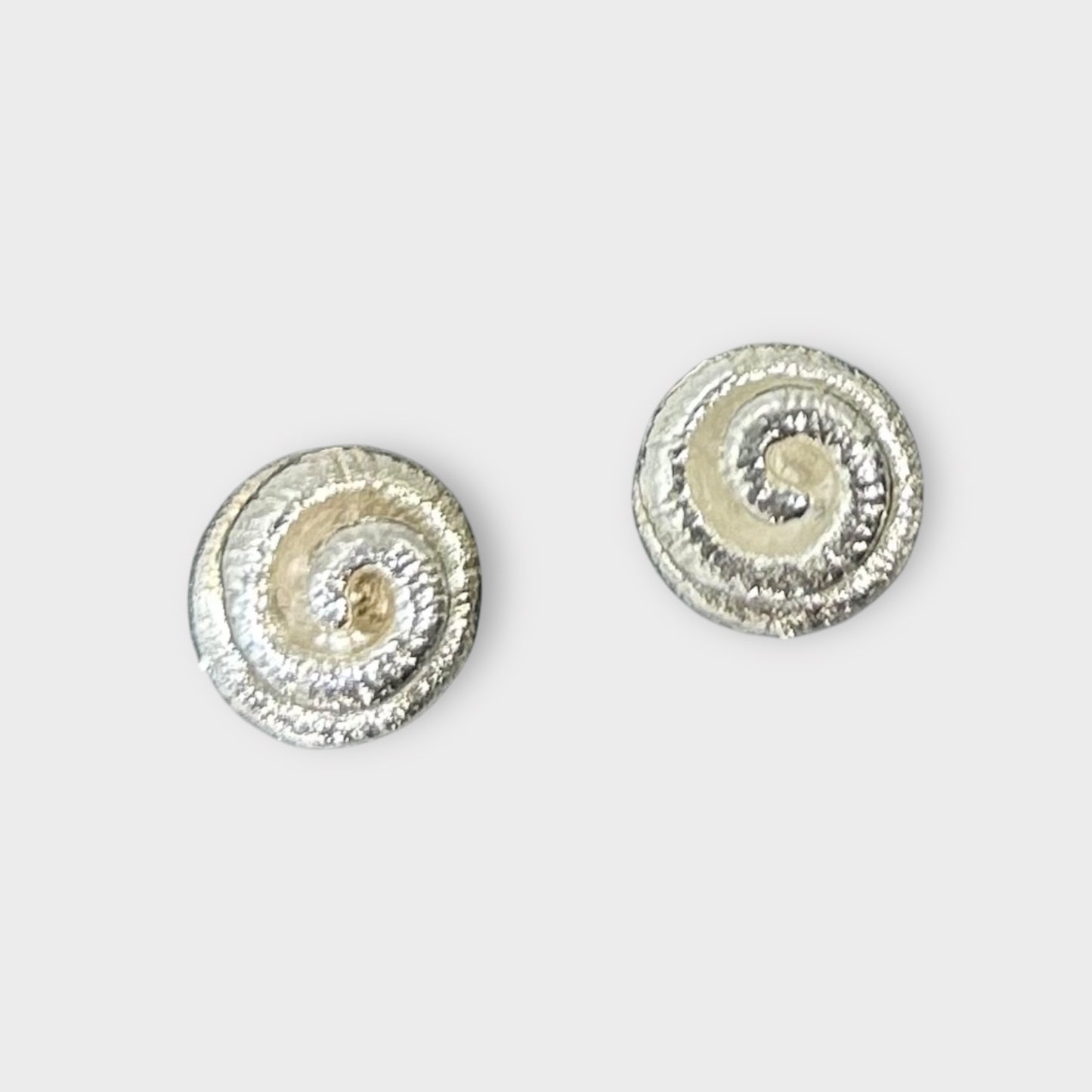 Earrings / Studs / Round / 925 Sterling Silver