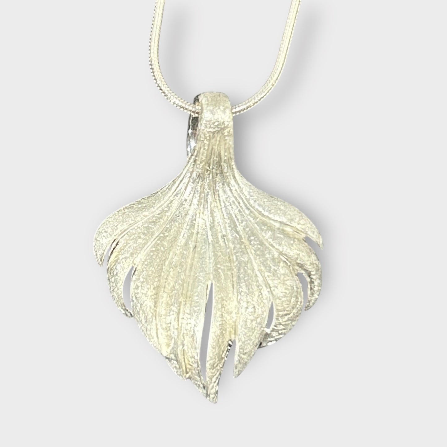 Pendant / Fin / 925 Sterling Silver