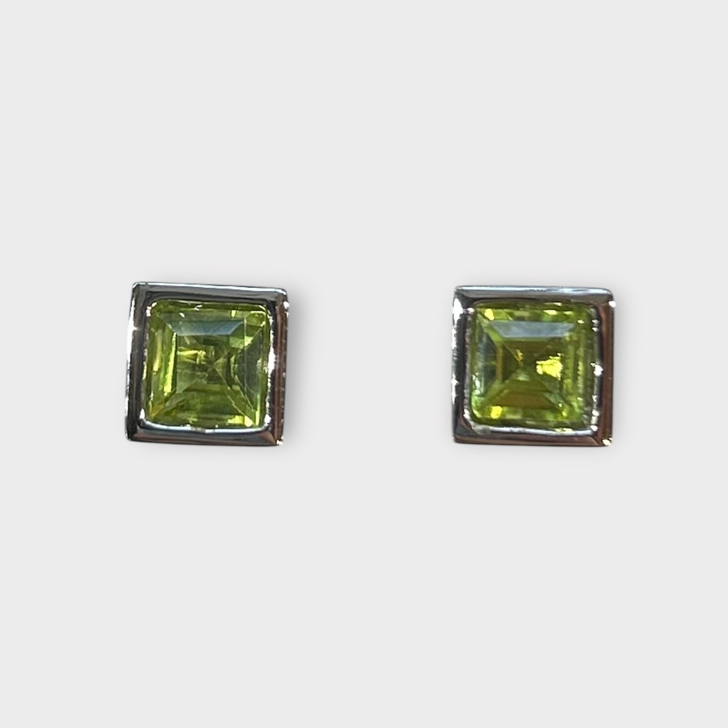 Earrings / Studs / Square / Zirconia / 925 Sterling Silver
