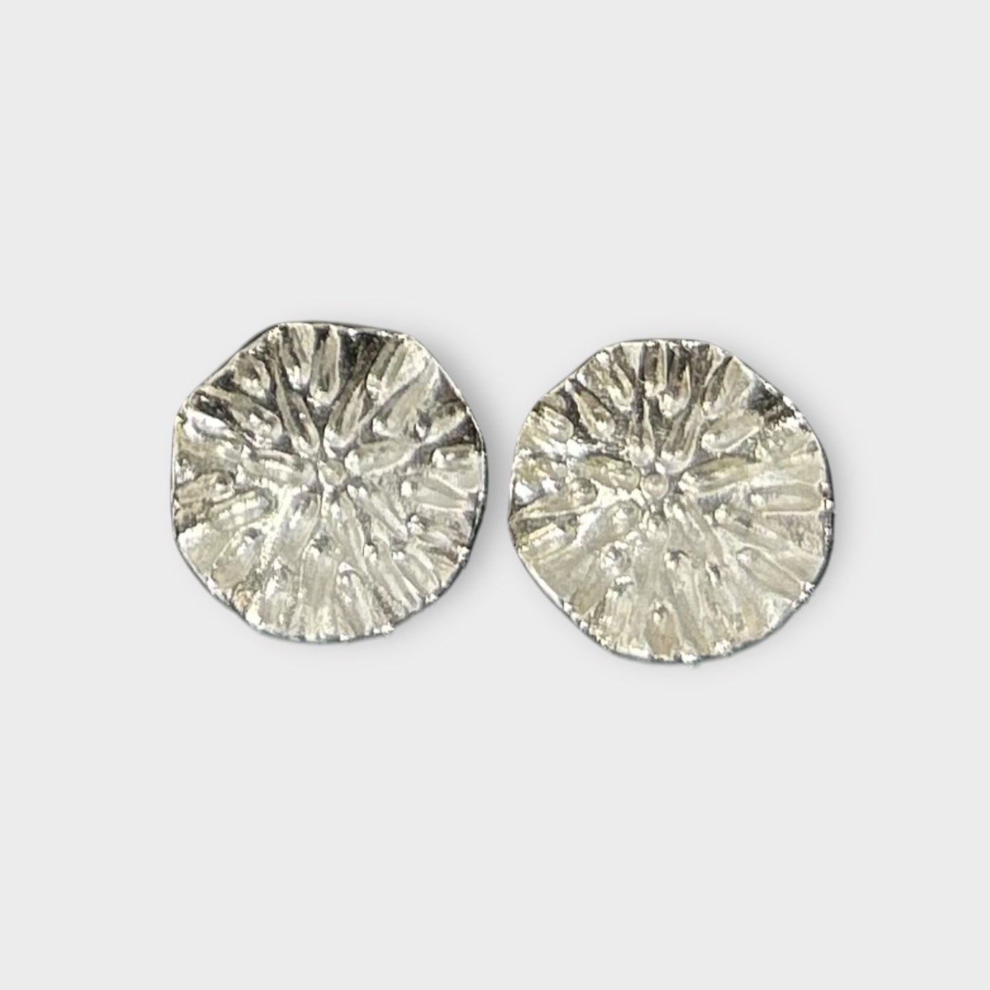 Earrings / Studs / Round / 925 Sterling Silver