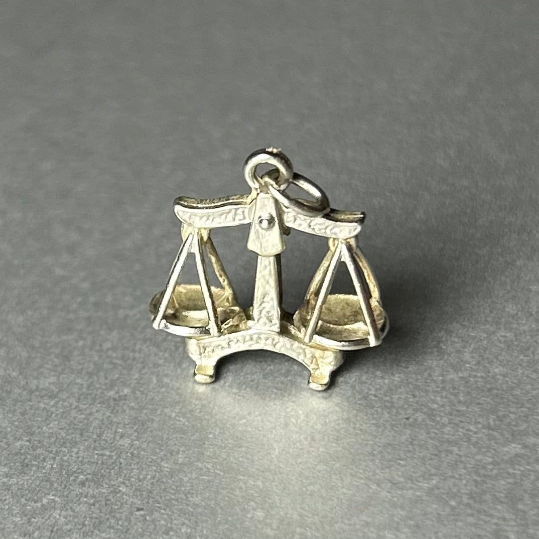 Anhänger Waage aus Silber – Sternzeichen Libra