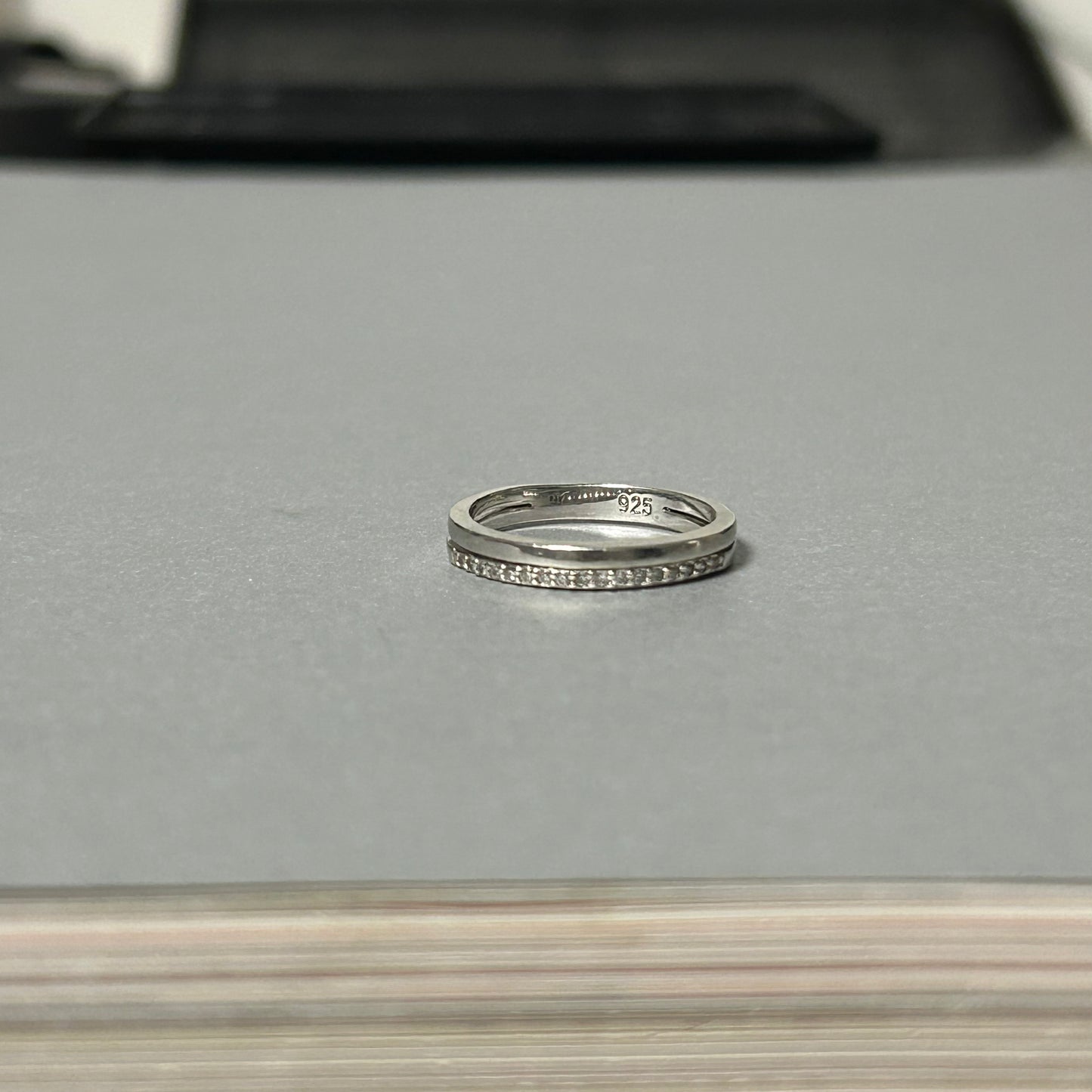 Ring aus 925 Silber mit Zirkonia