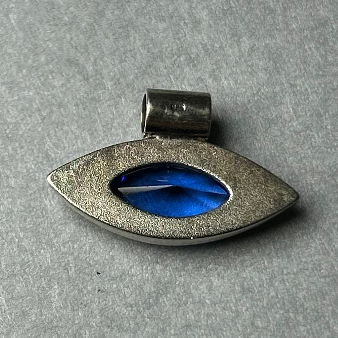 Anhänger mit Saphir aus 925 Silber