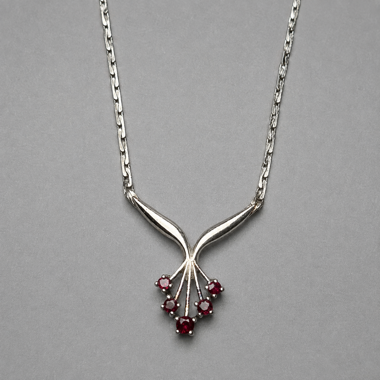 Kette mit Rubinen aus 925 Silber