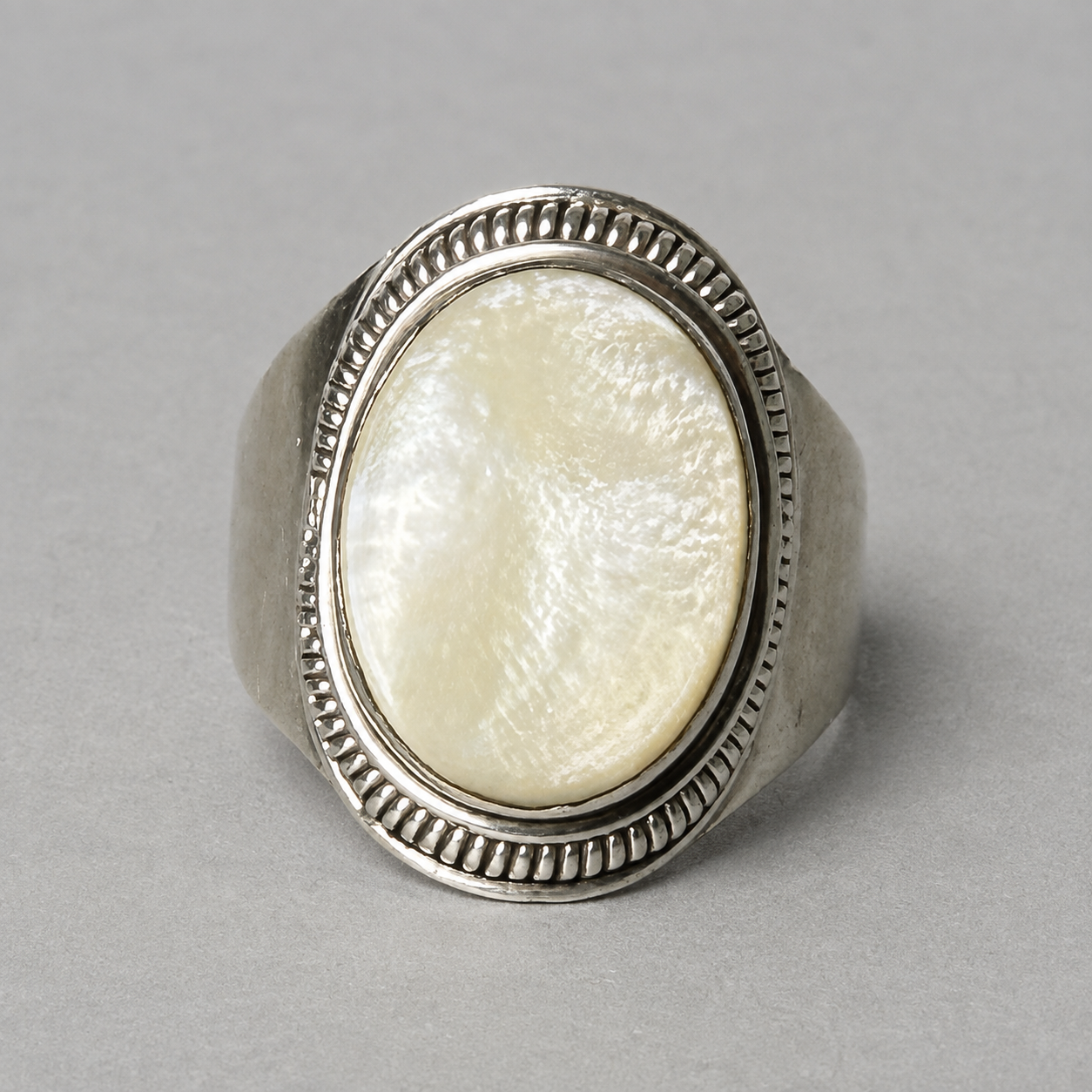 Ring mit Perlmutt aus 925 Silber