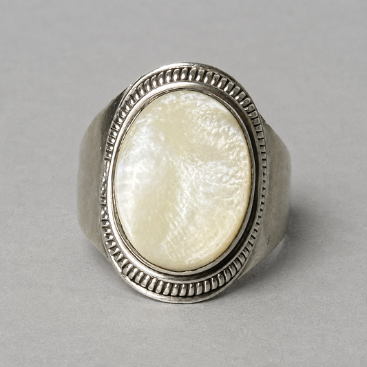 Ring mit Perlmutt aus 925 Silber