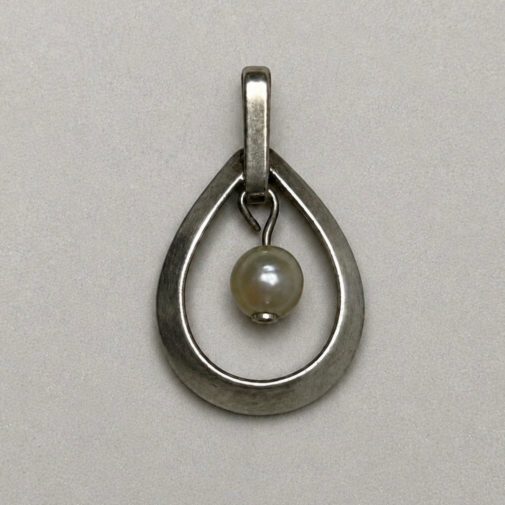 Anhänger aus 925 Silber mit Perle