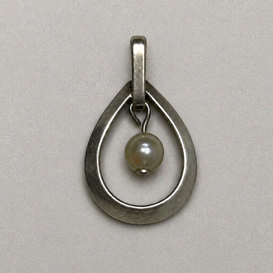 Anhänger aus 925 Silber mit Perle
