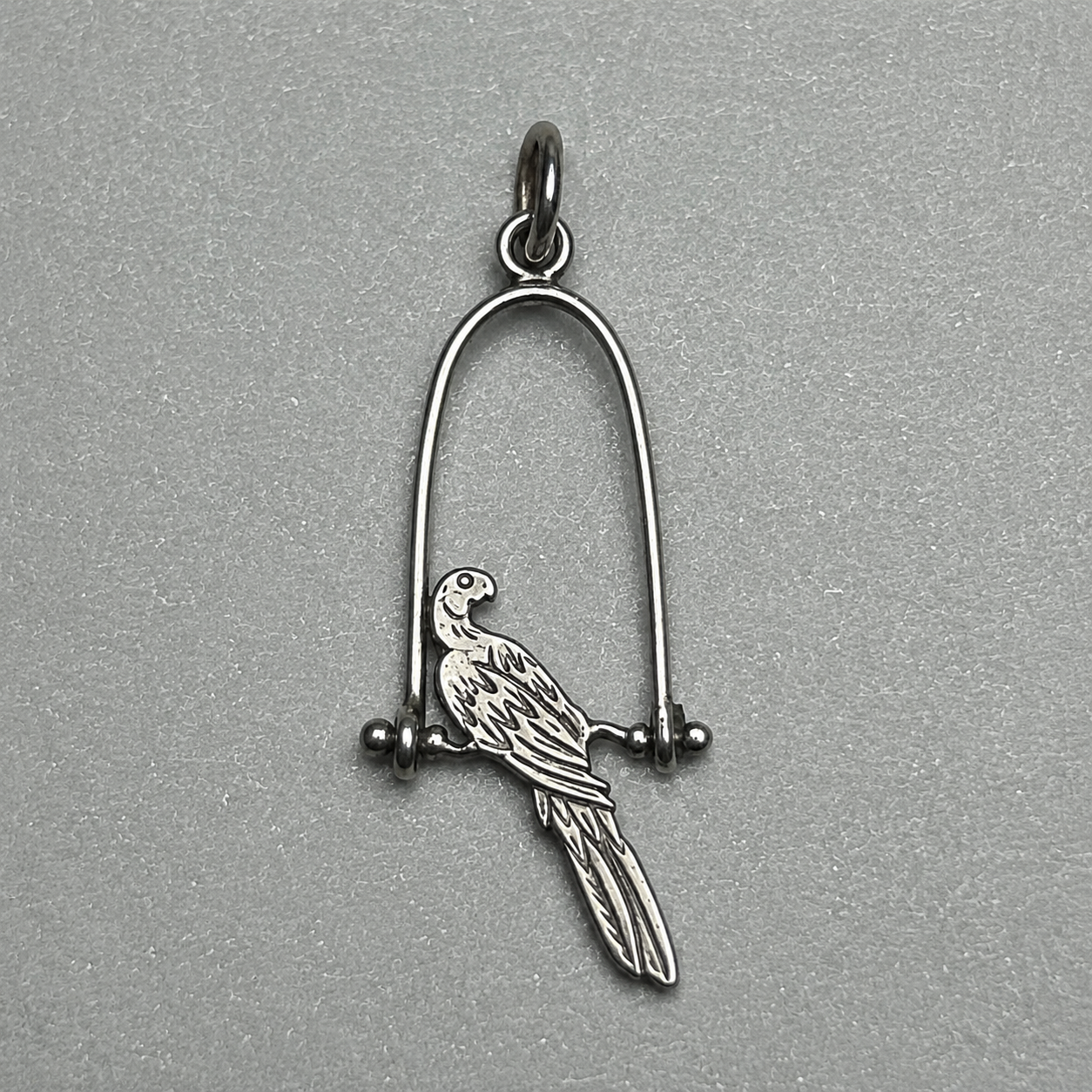 Anhänger „Papagei“ aus 835 Silber