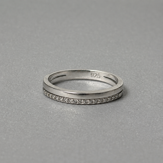 Ring aus 925 Silber mit Zirkonia