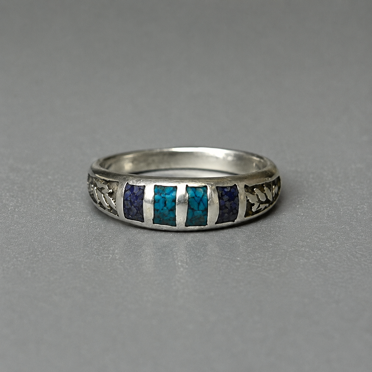 Ring aus 925 Silber mit Türkis- und Lapislazuli-Intarsien