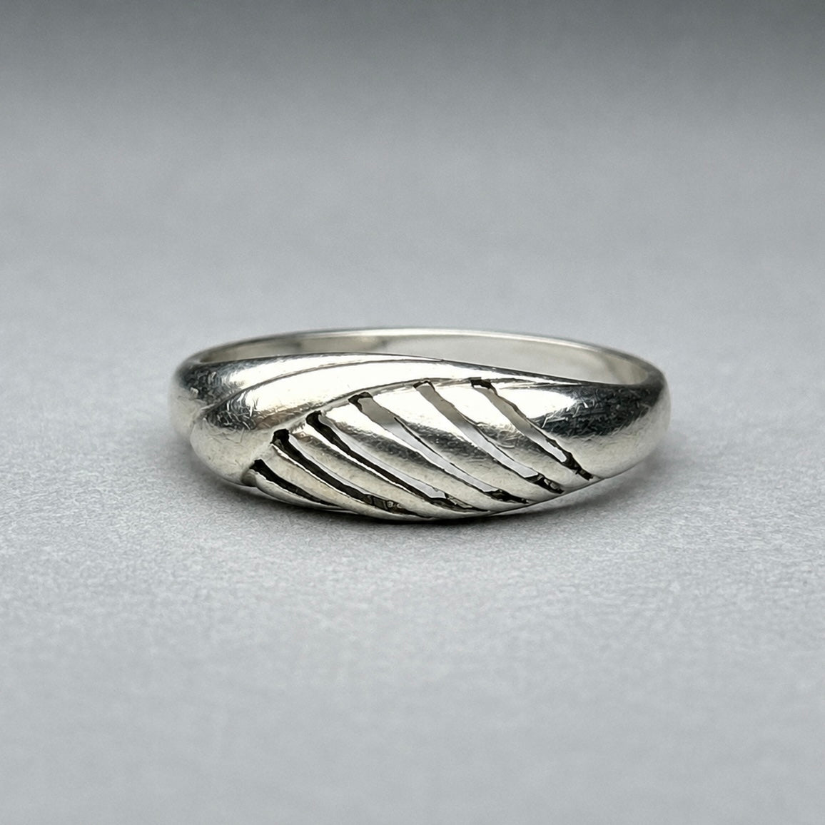 Ring aus 925 Silber Gedrehtes Design