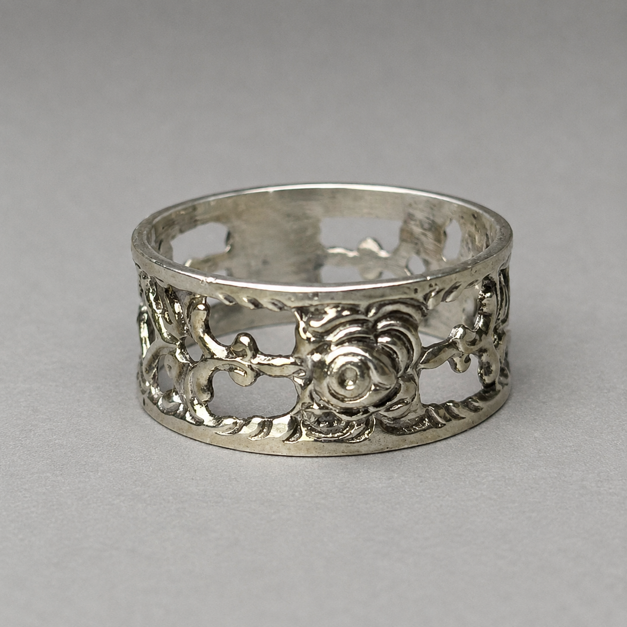 Ring mit Rosen aus 835 Silber