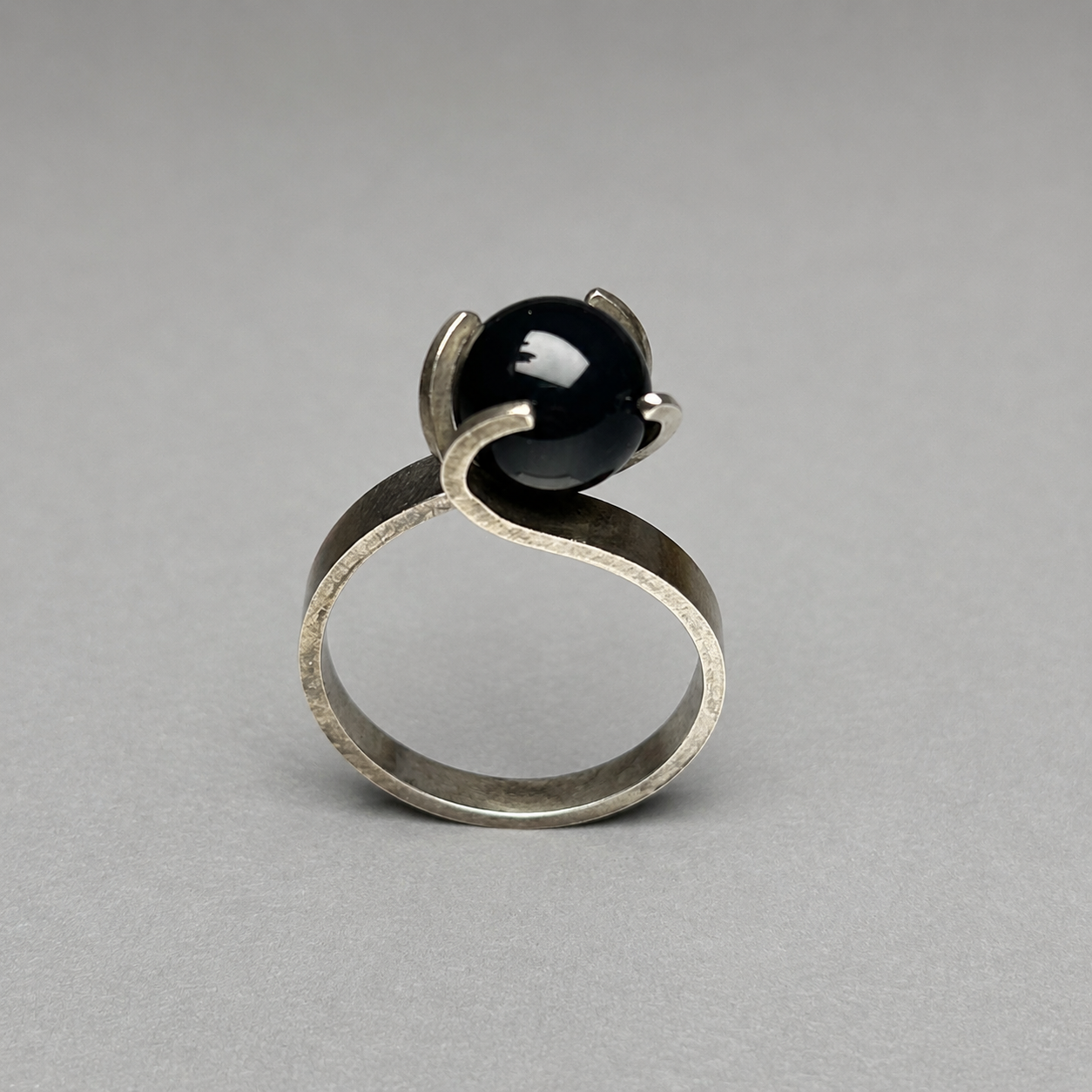 Ring aus 835 Silber mit Onyx