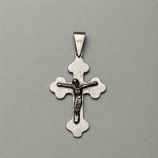 Kreuzanhänger aus 925 Silber mit Christus