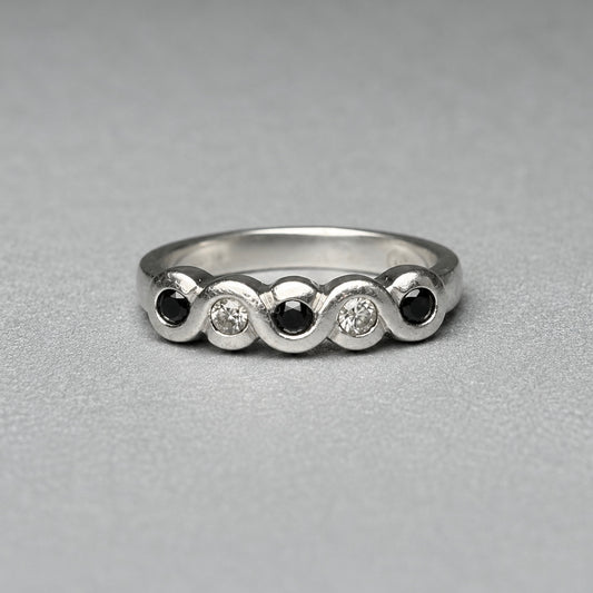 Ring aus 925 Silber mit Onyx Zirkonia