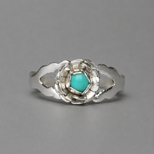Ring aus 925 Silber mit natürlichem Türkis Blüten Design