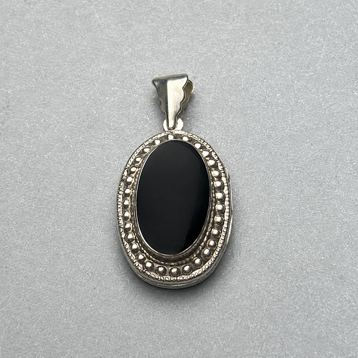 Medaillon-Anhänger aus 925 Silber mit Onyx