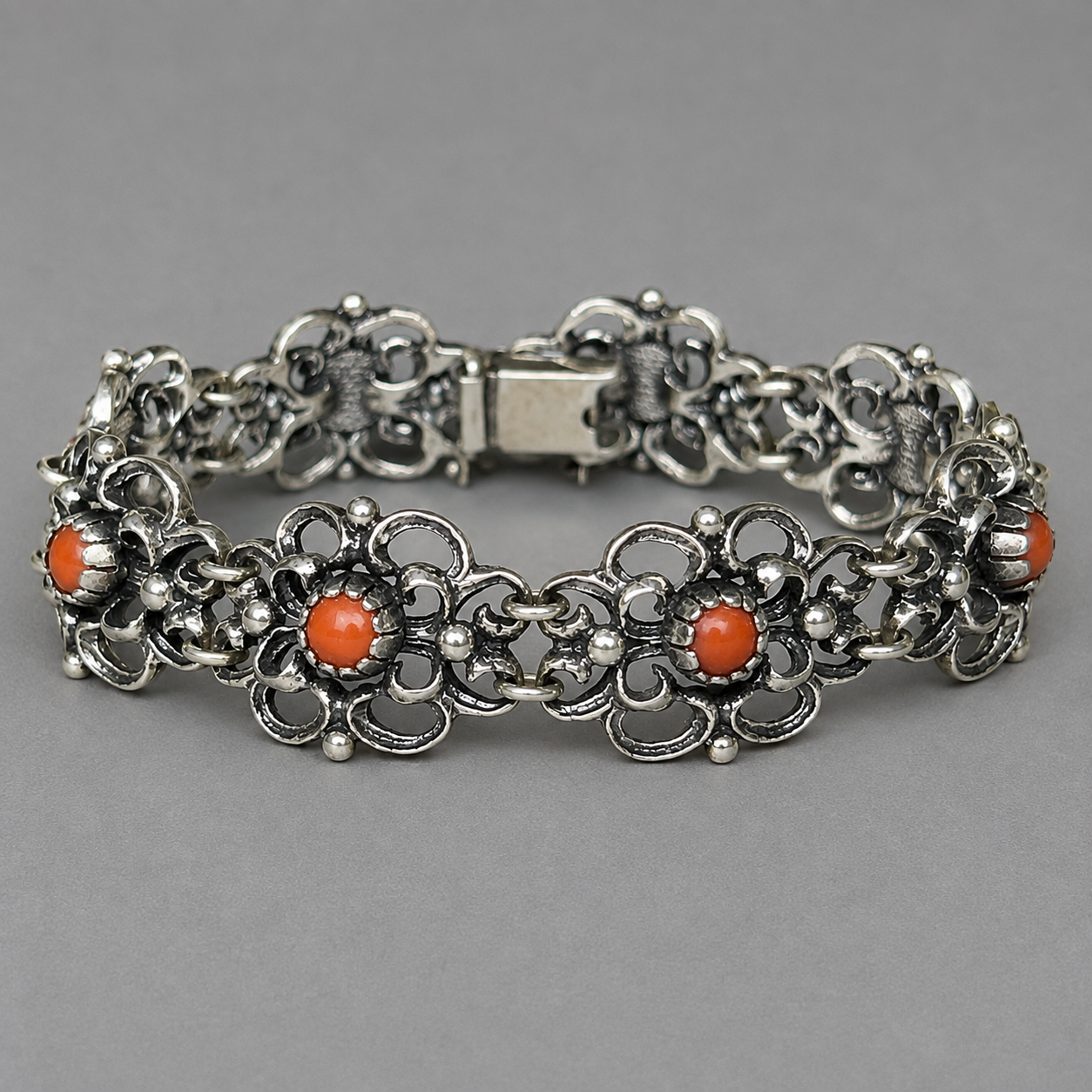Armband mit Koralle aus 800 Silber