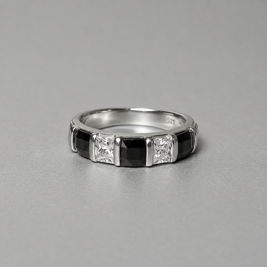 Ring aus 925 Silber mit Onyx