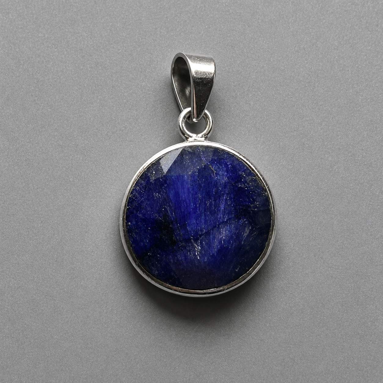 Anhänger aus 925 Silber mit natürlichem Dumortierit