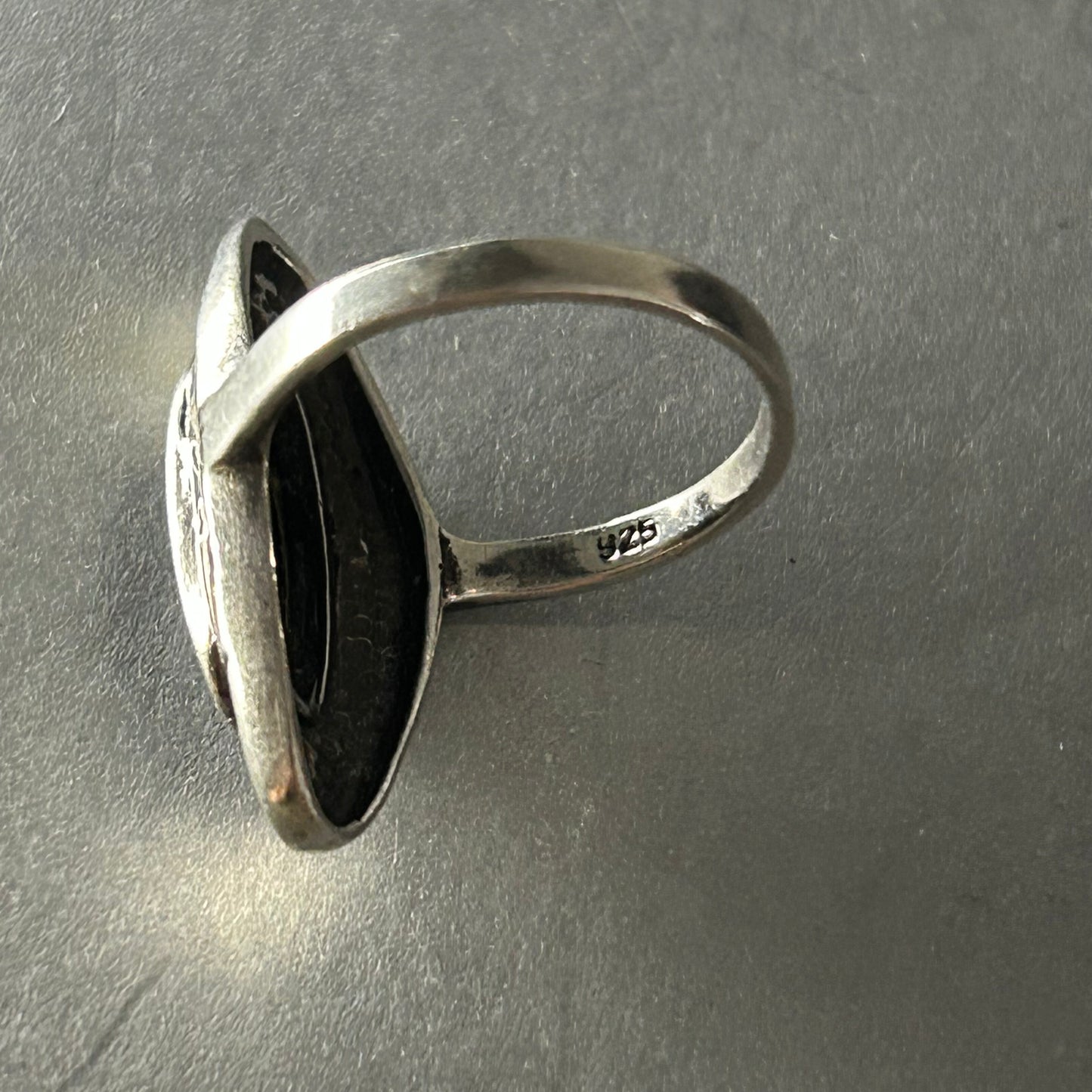 Ring aus 925 Silber mit Onyx