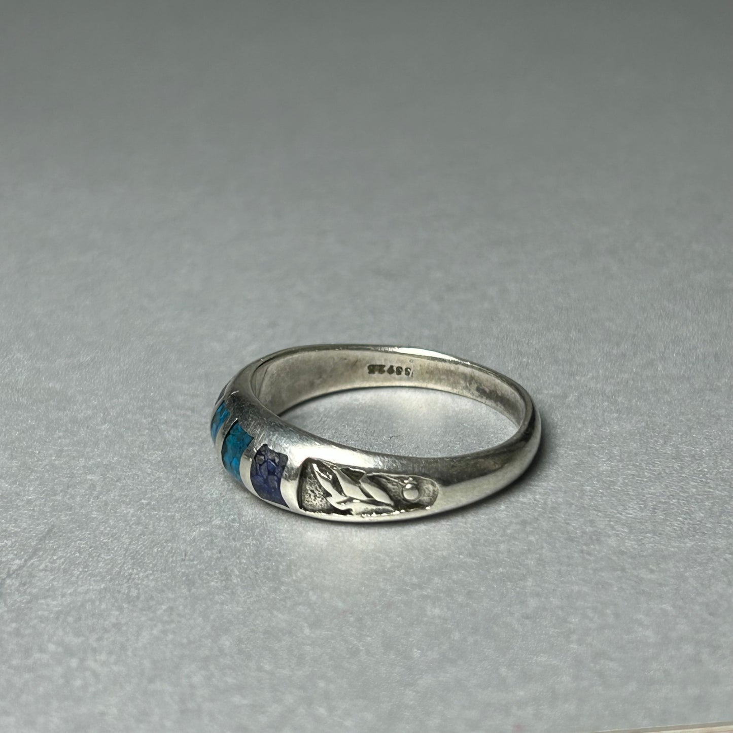 Ring aus 925 Silber mit Türkis- und Lapislazuli-Intarsien