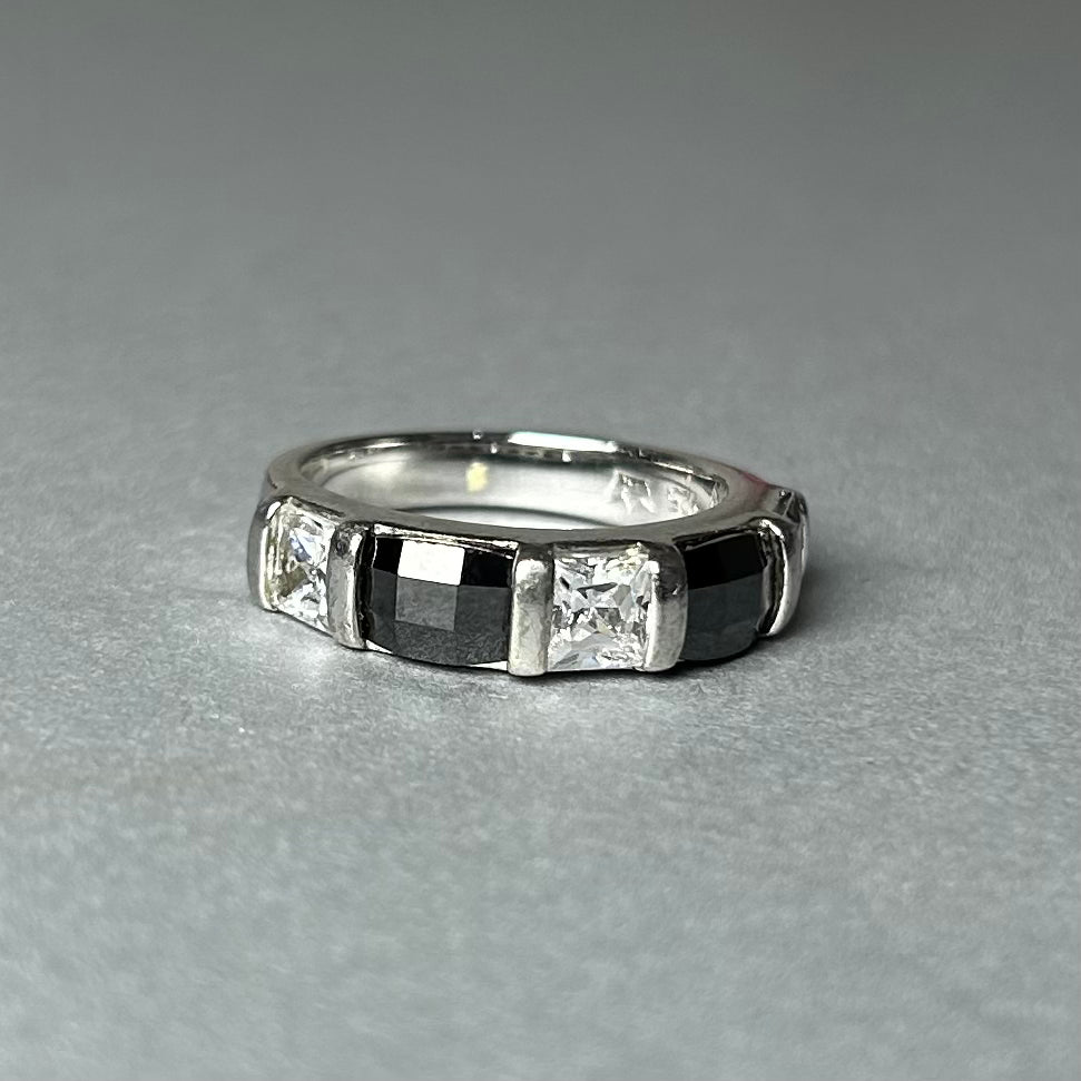Ring aus 925 Silber mit Onyx