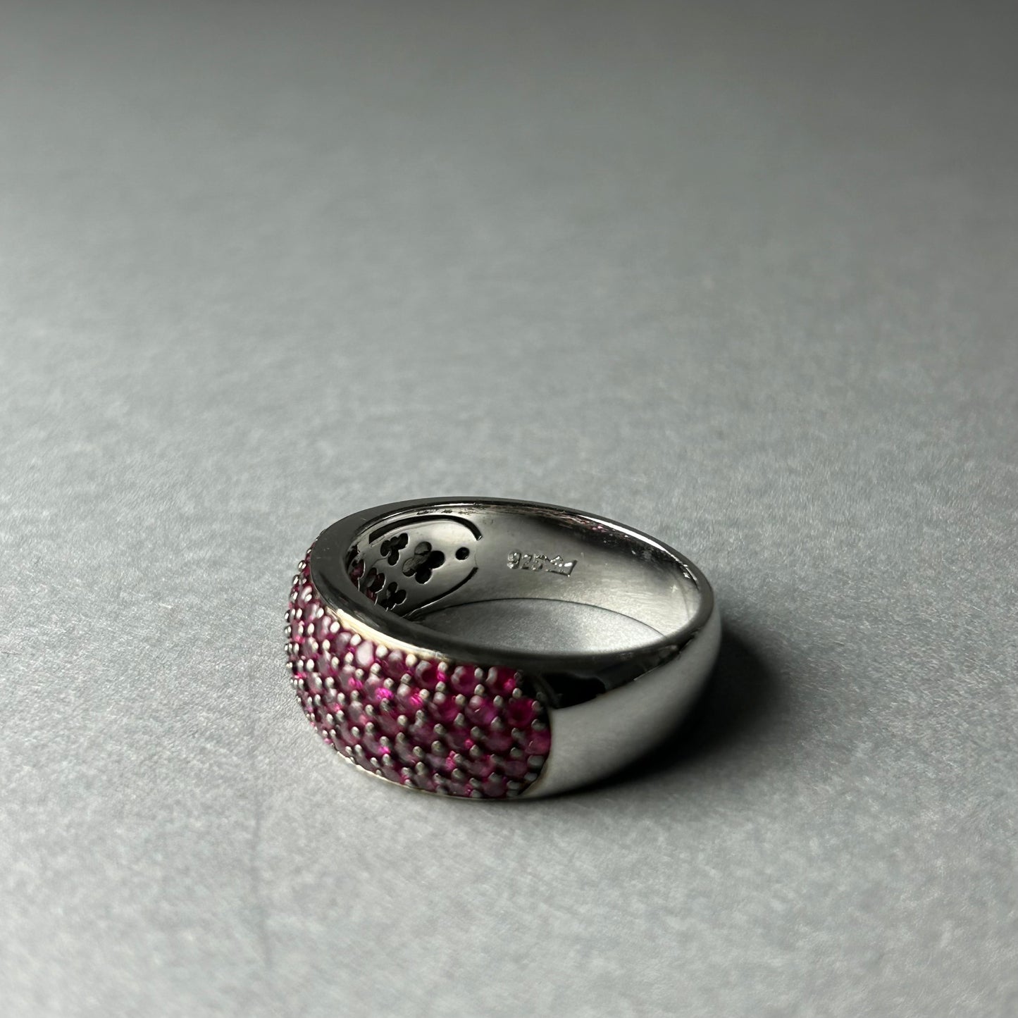 Ring aus 925 Silber mit pinken Zirkonia