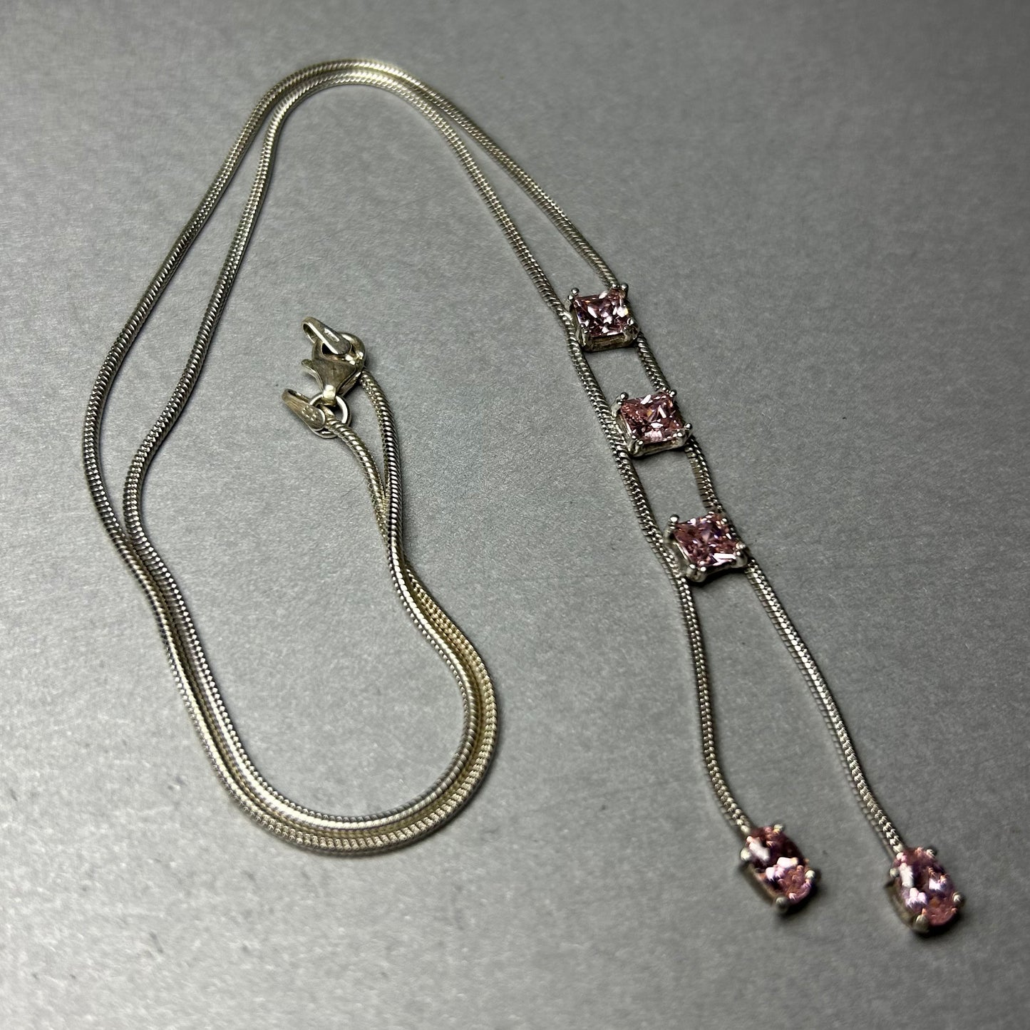 Halskette aus 925 Silber mit rosafarbenen Zirkonia