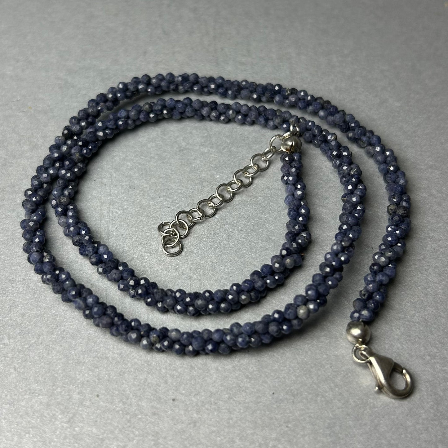 Edelsteinkette aus 925 Silber mit Saphiren