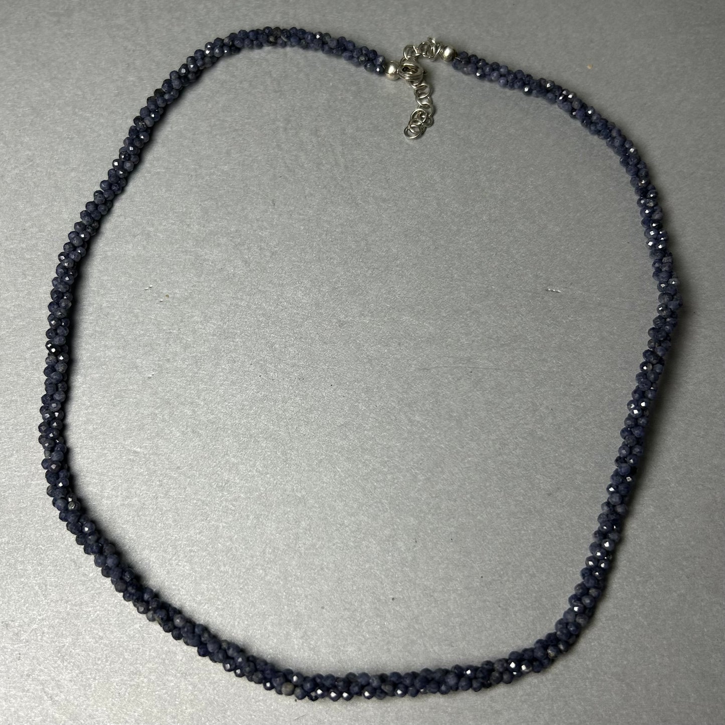 Edelsteinkette aus 925 Silber mit Saphiren