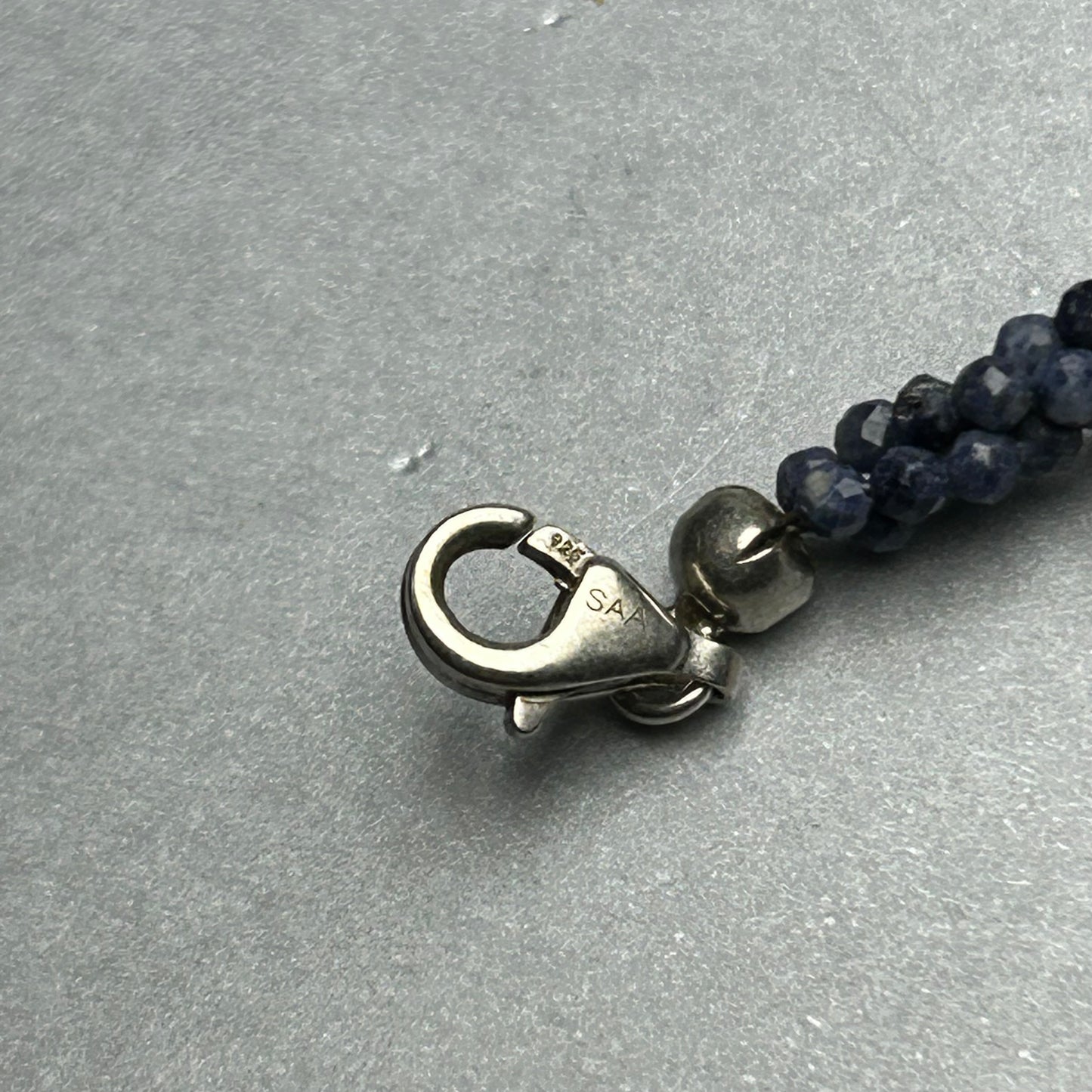 Edelsteinkette aus 925 Silber mit Saphiren