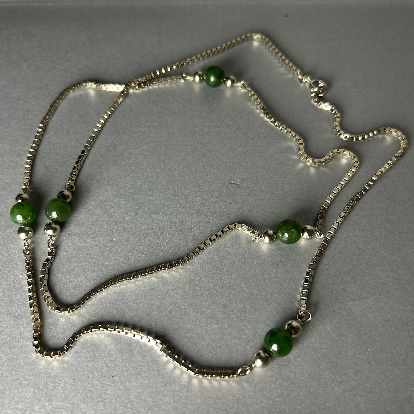 Halskette aus 835 Silber mit Jade