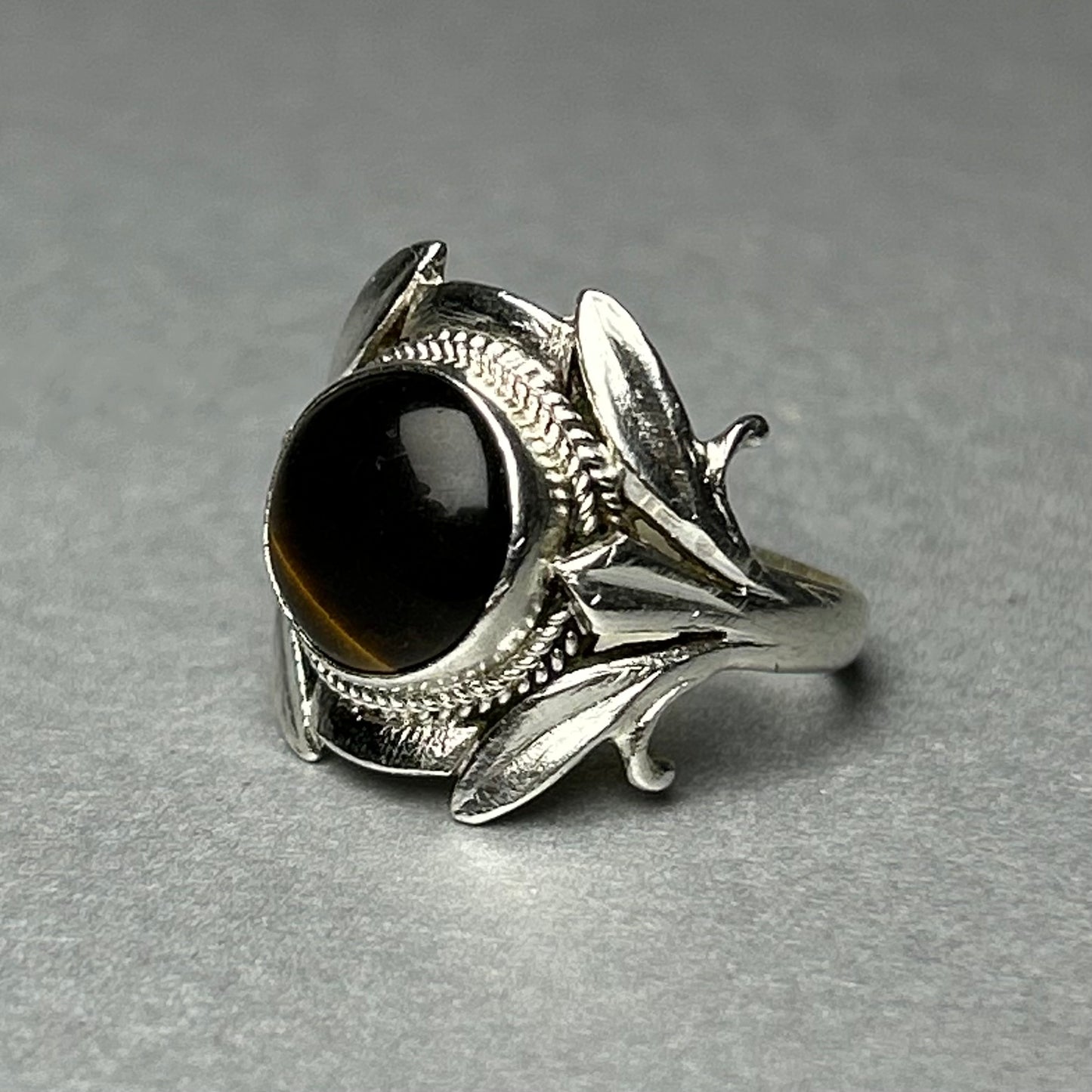 Ring aus 925 Silber mit Tigerauge