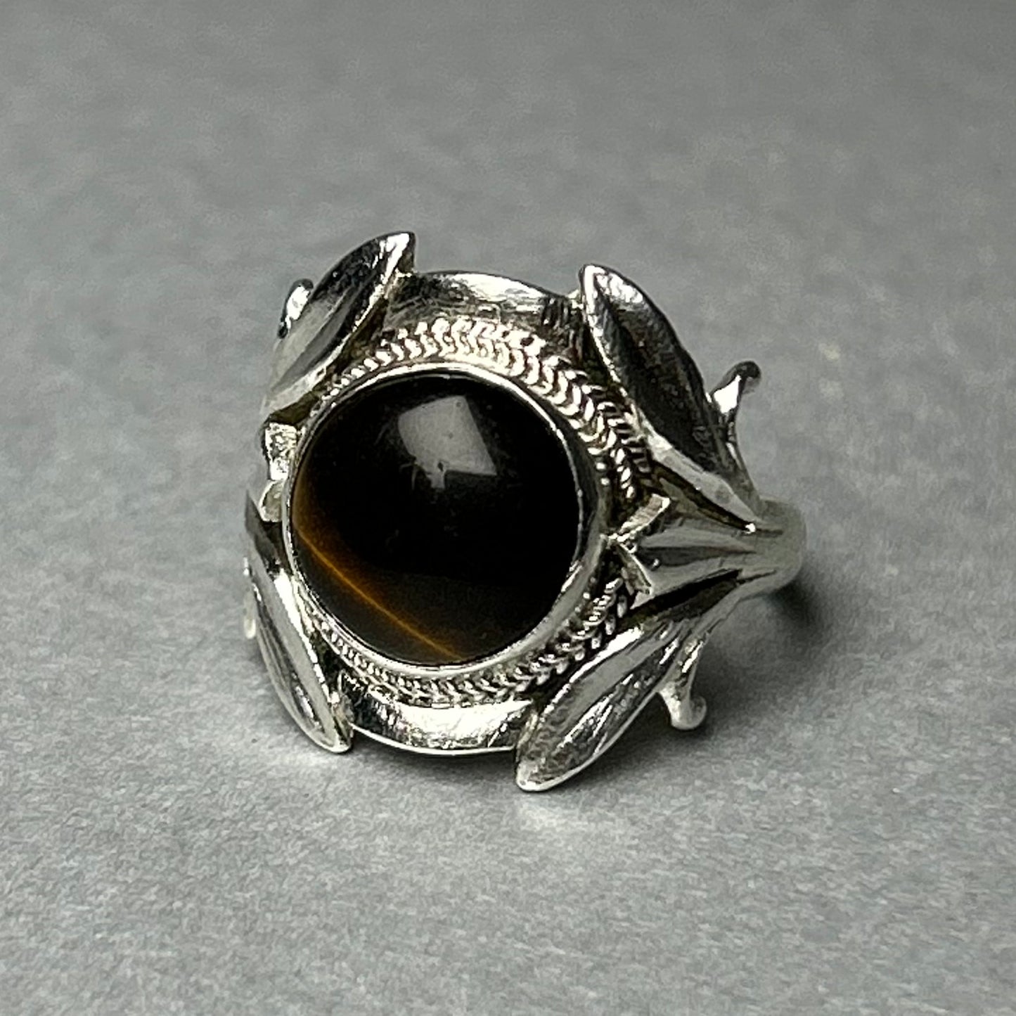 Ring aus 925 Silber mit Tigerauge