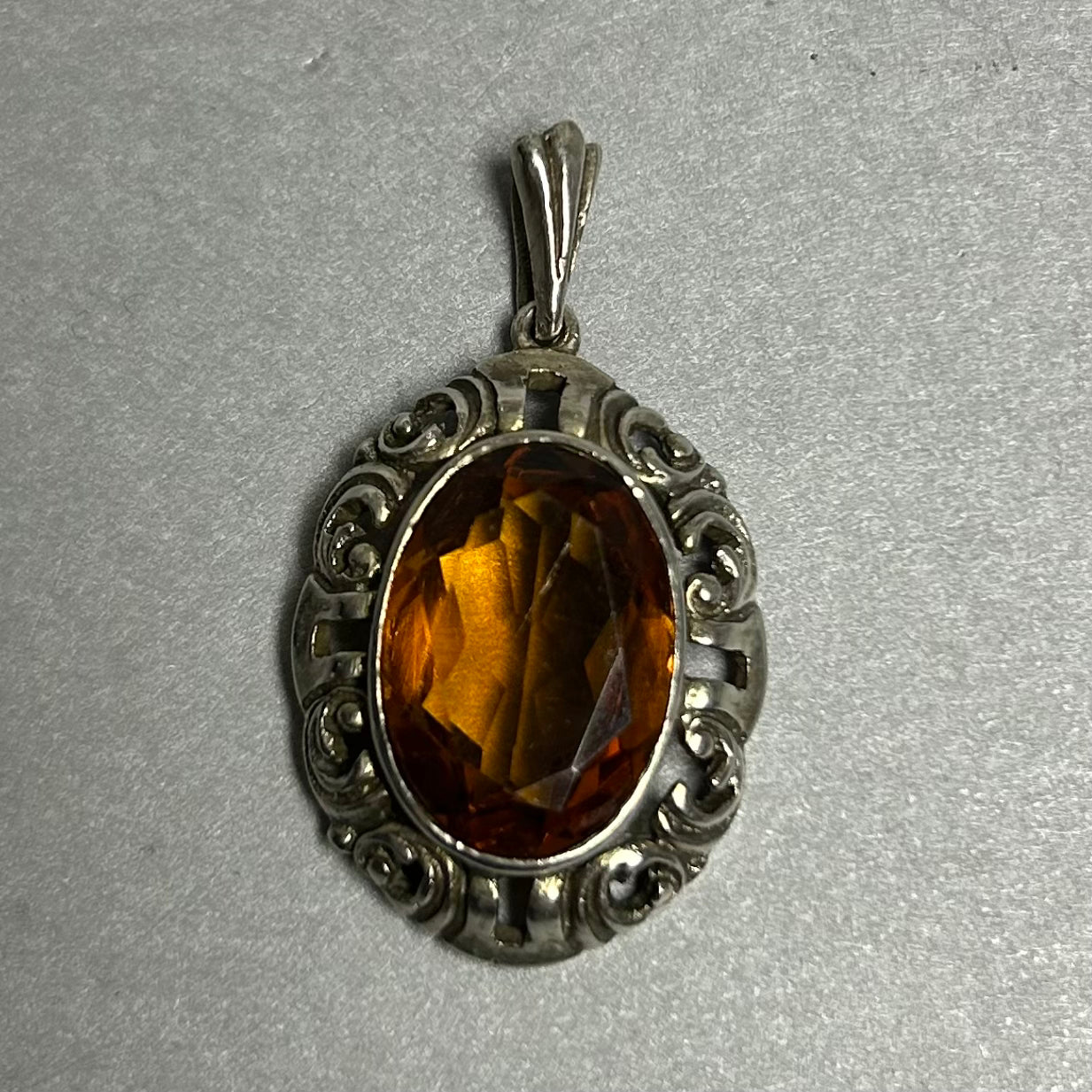 Anhänger aus 835 Silber mit Grossular