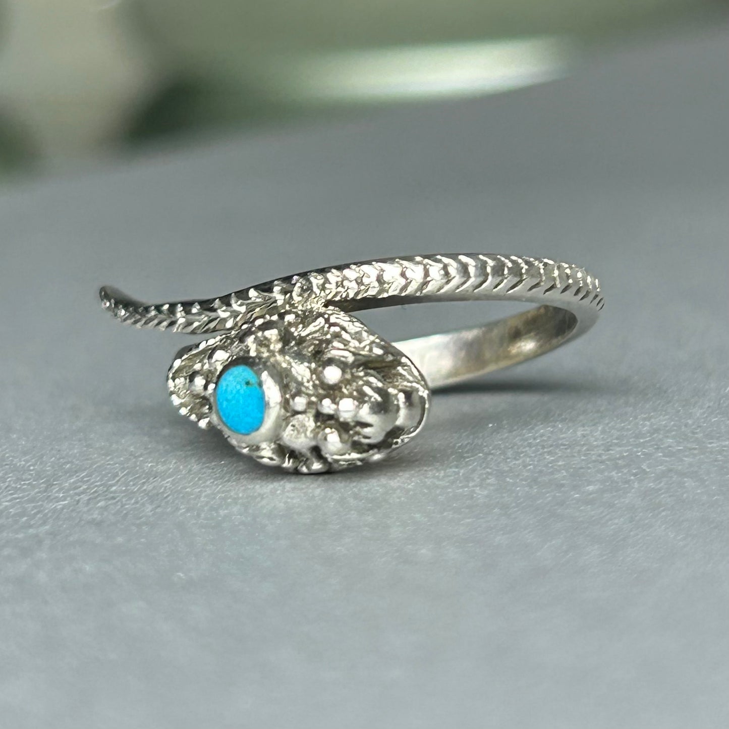 Ring mit Schlange aus 925 Silber mit natürlichem Türkis