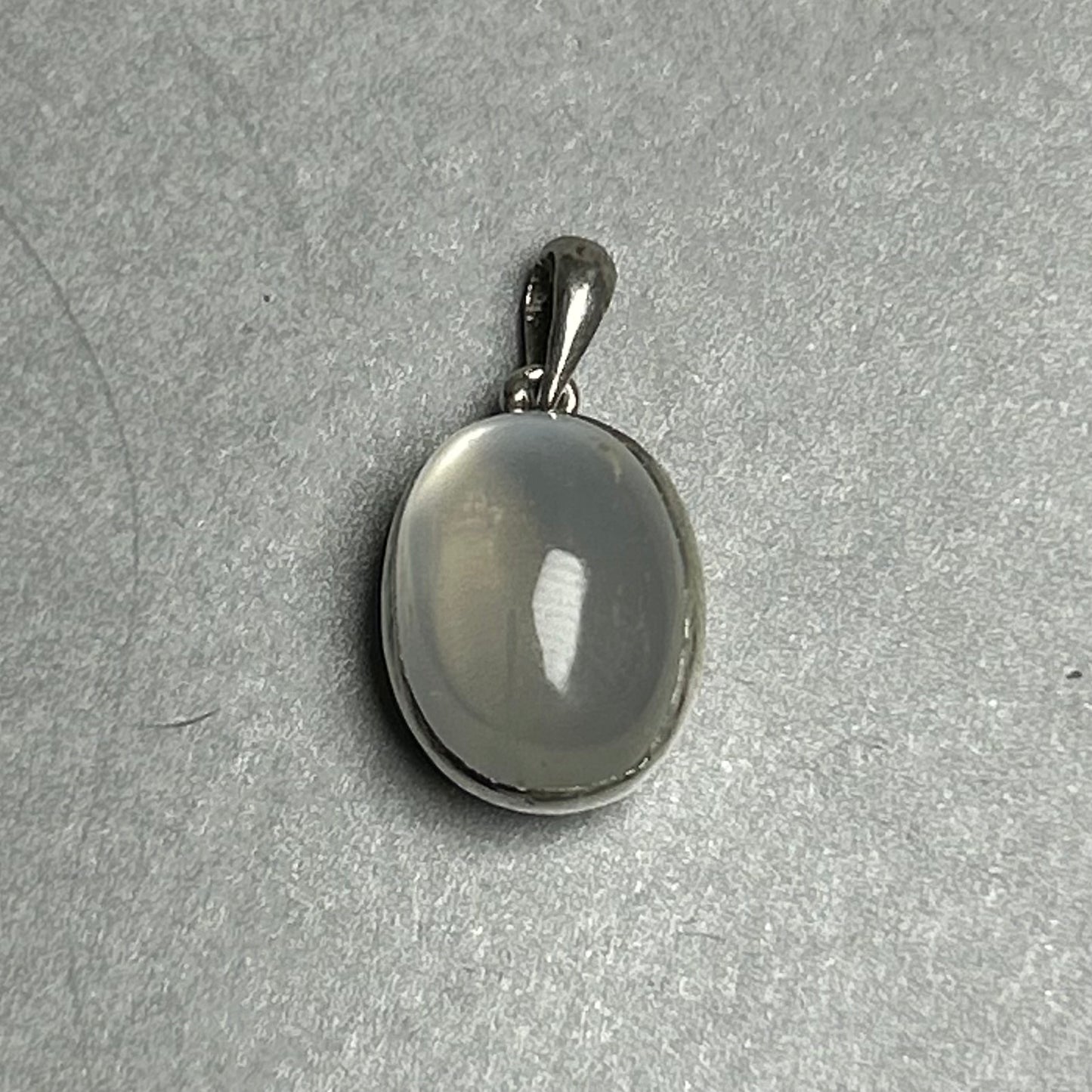 Anhänger aus 925 Silber mit natürlichem weißen Mondstein