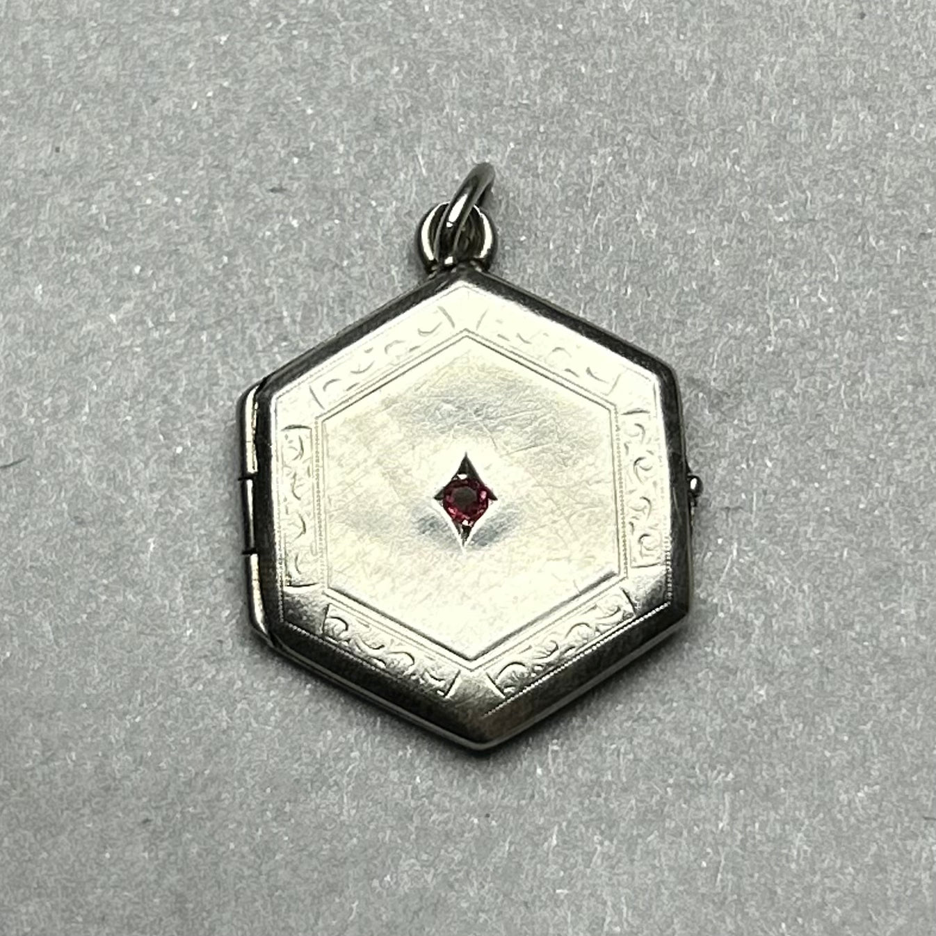 Antikes Foto-Medaillon aus 925 Silber mit natürlichem Rubin