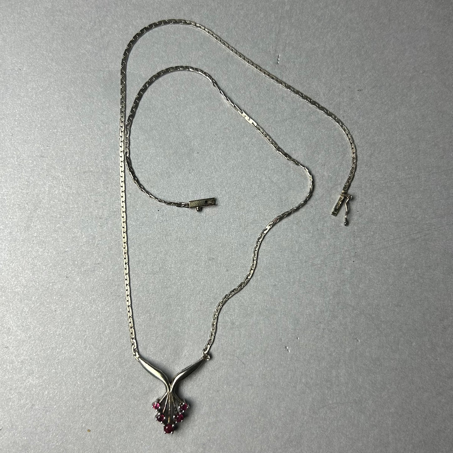 Kette mit Rubinen aus 925 Silber