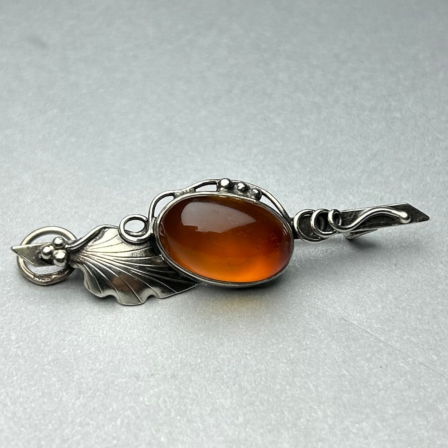 Brosche und Anhänger mit Karneol aus 925 Silber